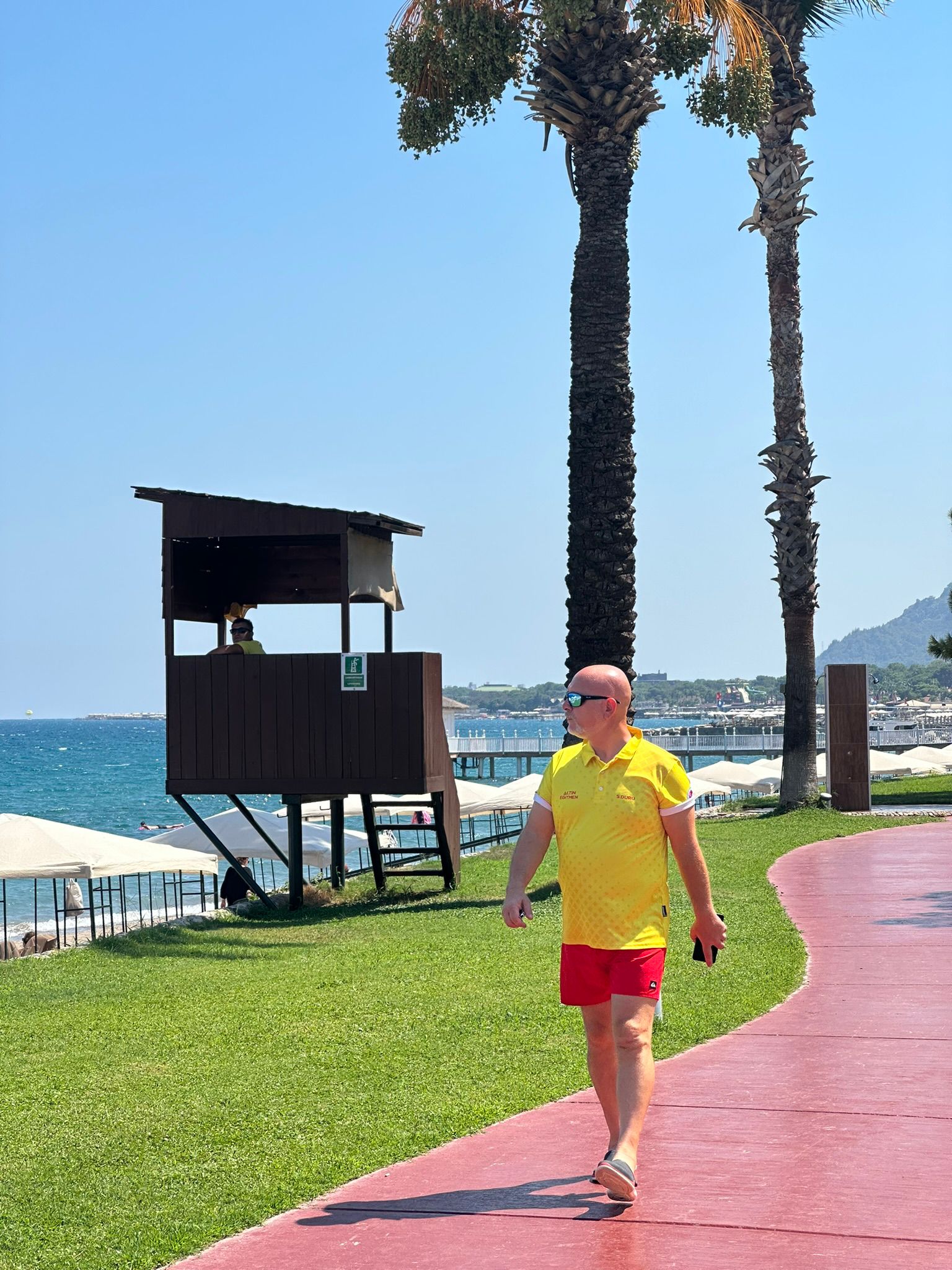 X Prive By LIFEGUARD